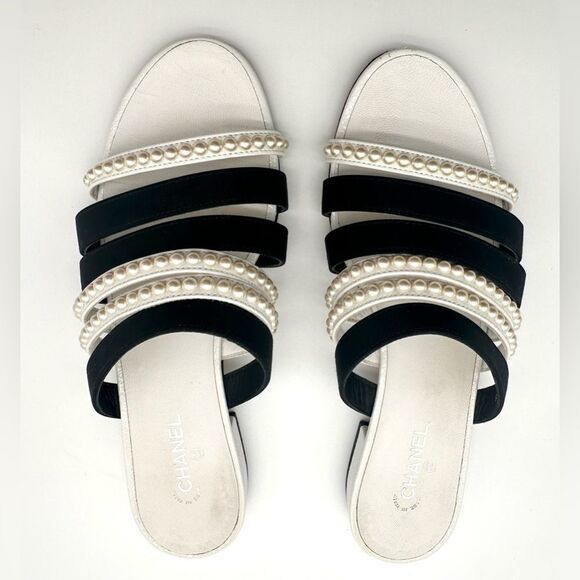 Chanel CC Logo Grosgrain Leather Pearl Straps Mules Sandals White/Black EU 38.5 - Picture 3 of 11